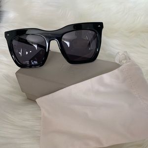 DEZI Sunglasses 🕶